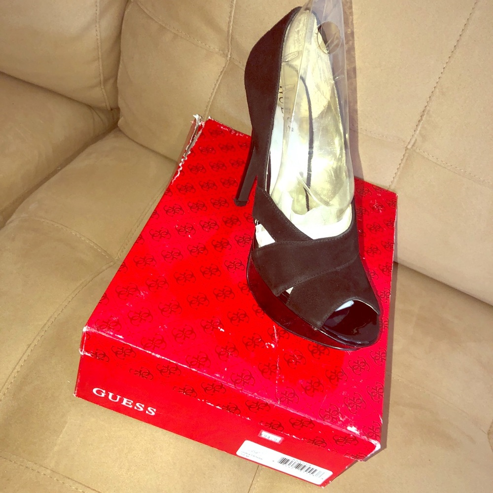 Guess peep toe pumps